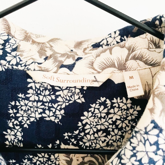 Soft Surroundings St. Remy Navy Floral Tunic Top M - Picture 3 of 6